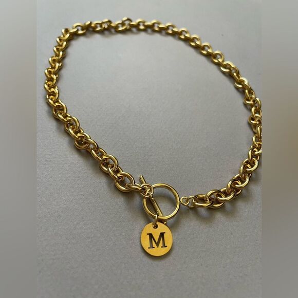 Gold  M Initial Pendant Necklace N1096 - Picture 4 of 4